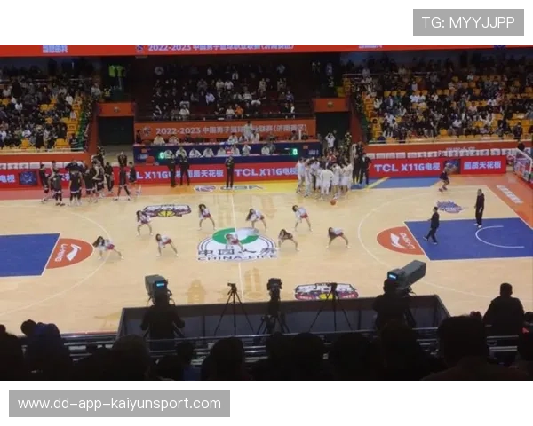 球员间配合默契,场上协同效率高,打球配合默契 球员间配合默契,场上协同效率高,打球配合默契